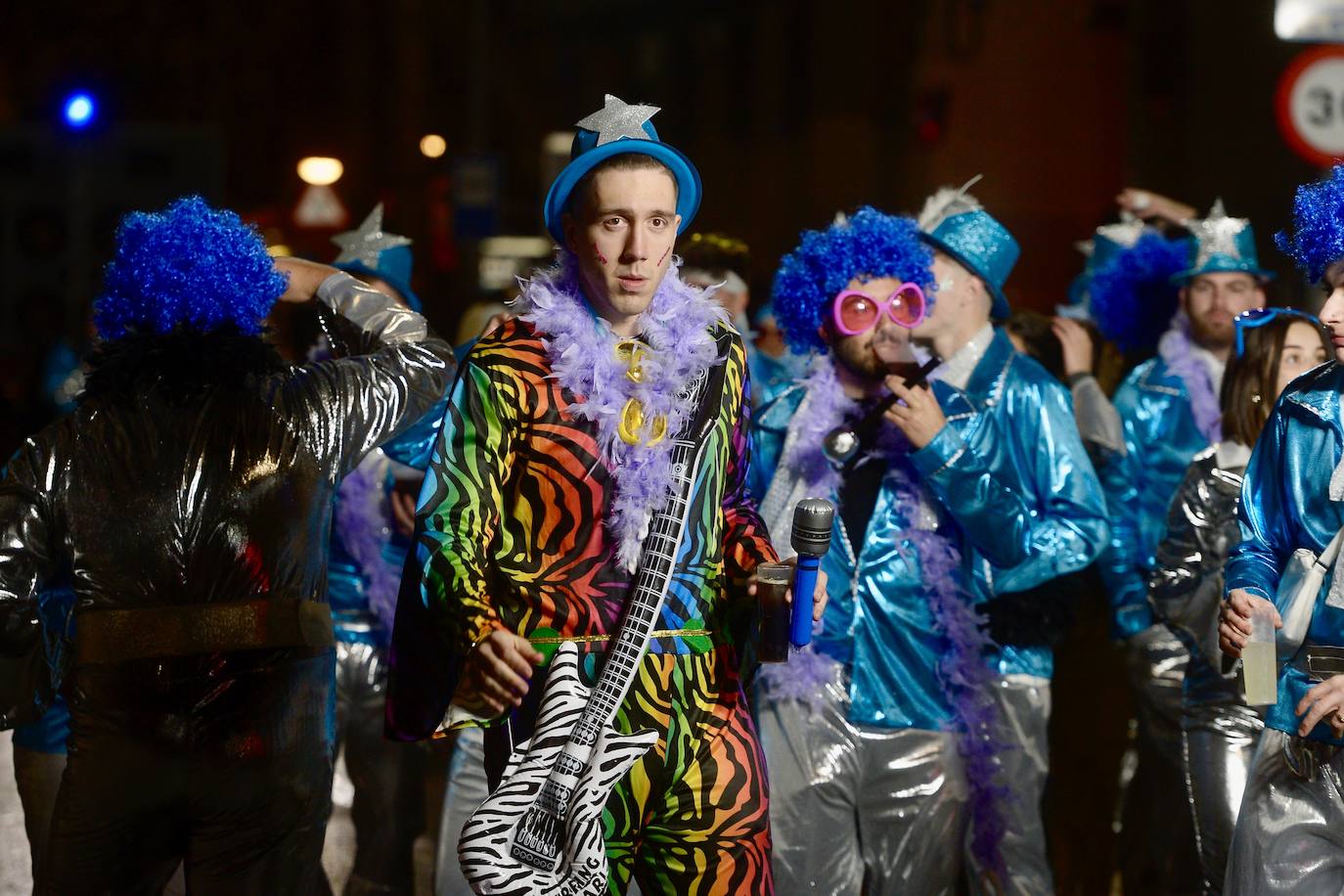 Primer desfile de comparsas en Beniaján