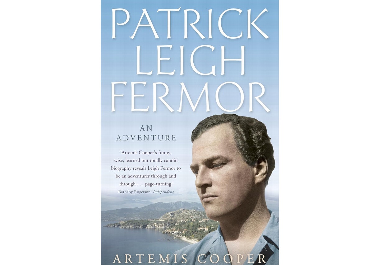 Imagen secundaria 1 - Patrick Leigh Fermor en Bourtzi, en 1951. Y portadas de los libros de Artemis Cooper y María José Solano.