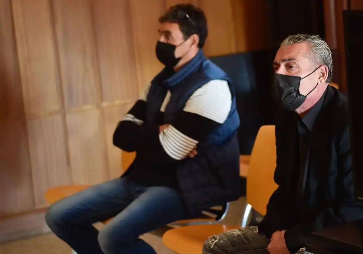 Rafael Aguilera y Antonio Martínez, los exsocios de Trampolín Hills, durante su juicio ante la Audiencia.