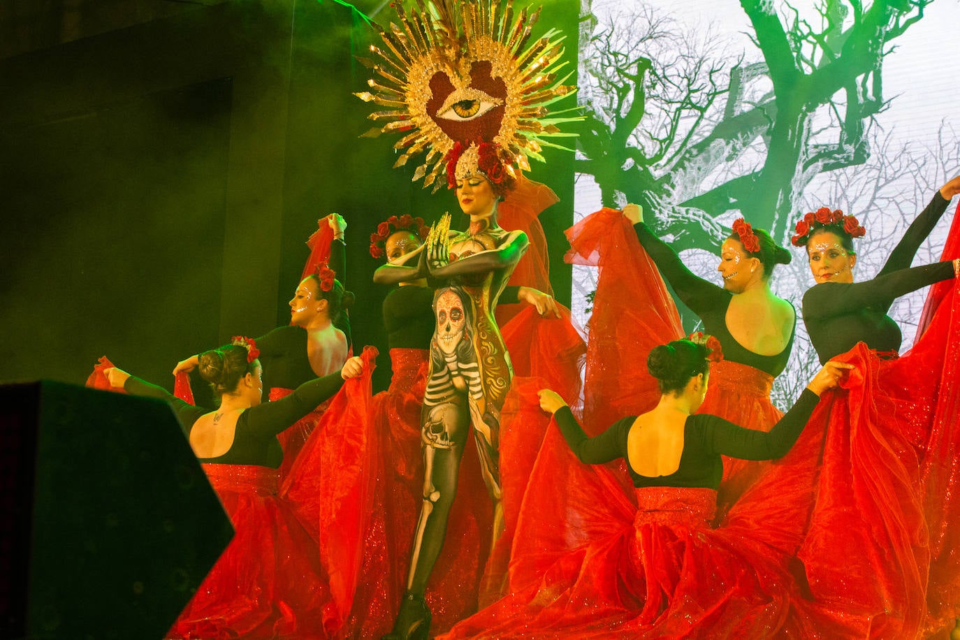 Las imágenes del Concurso de Trajes de Papel en Águilas