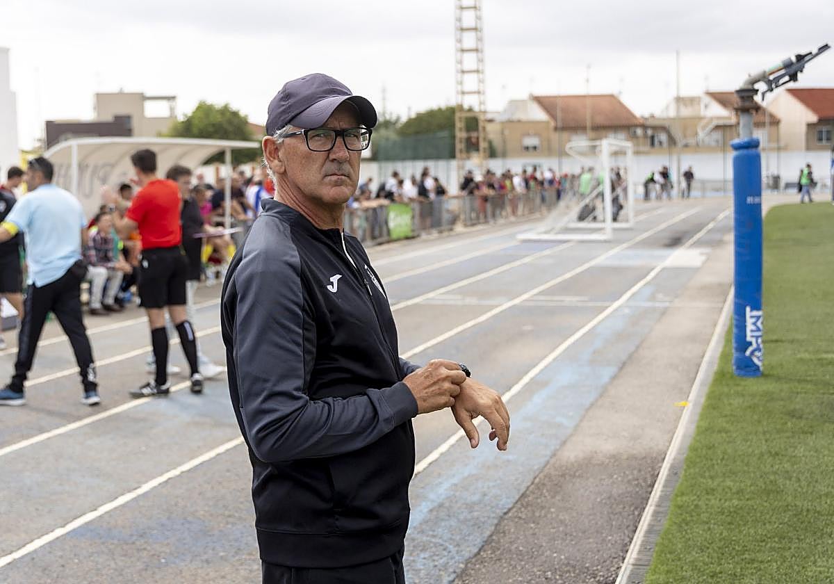 Manolo Palomeque, antes de un partido en La Unión.