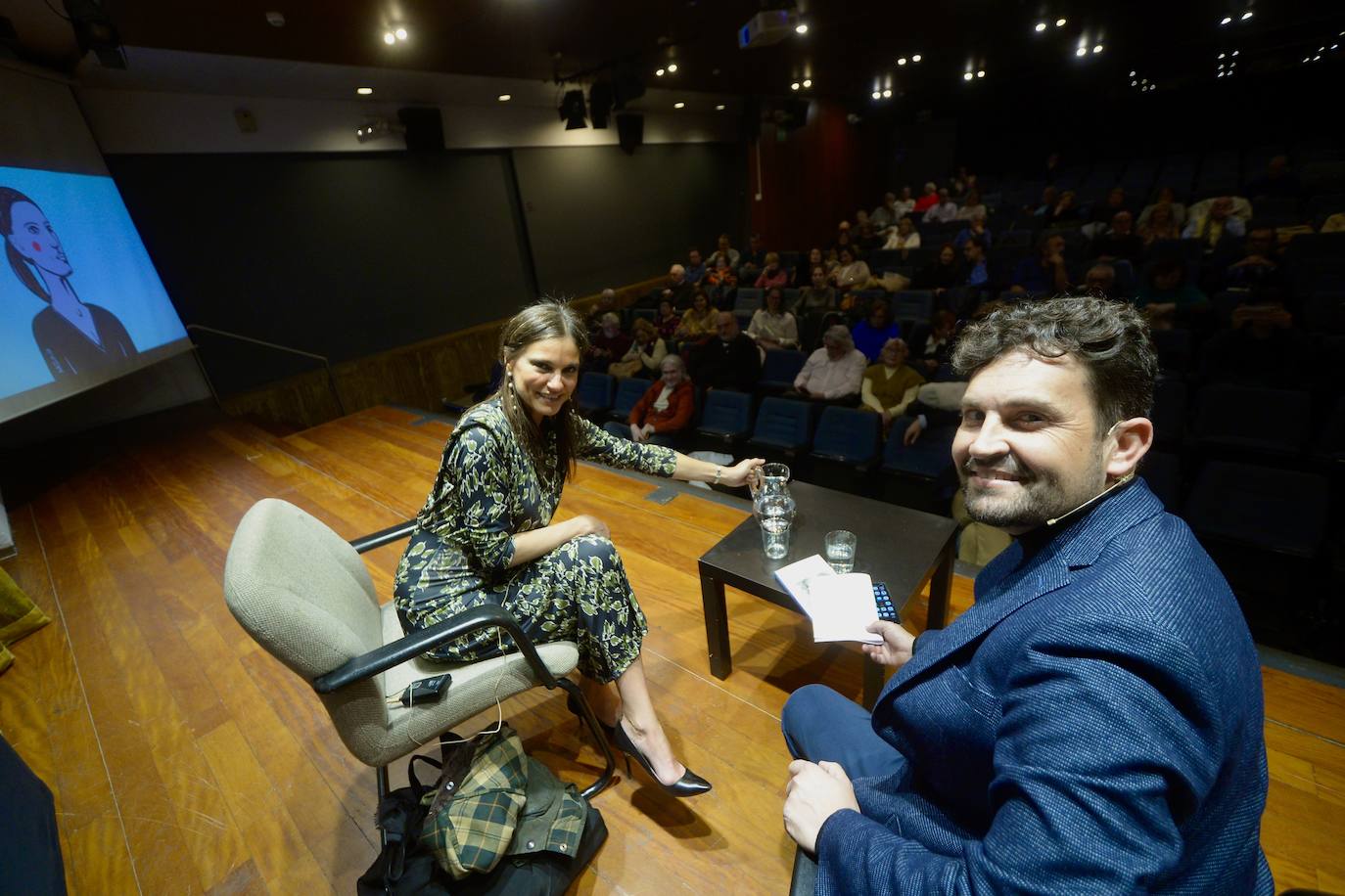 Imágenes de María José Solano en el Aula de Cultura de LA VERDAD