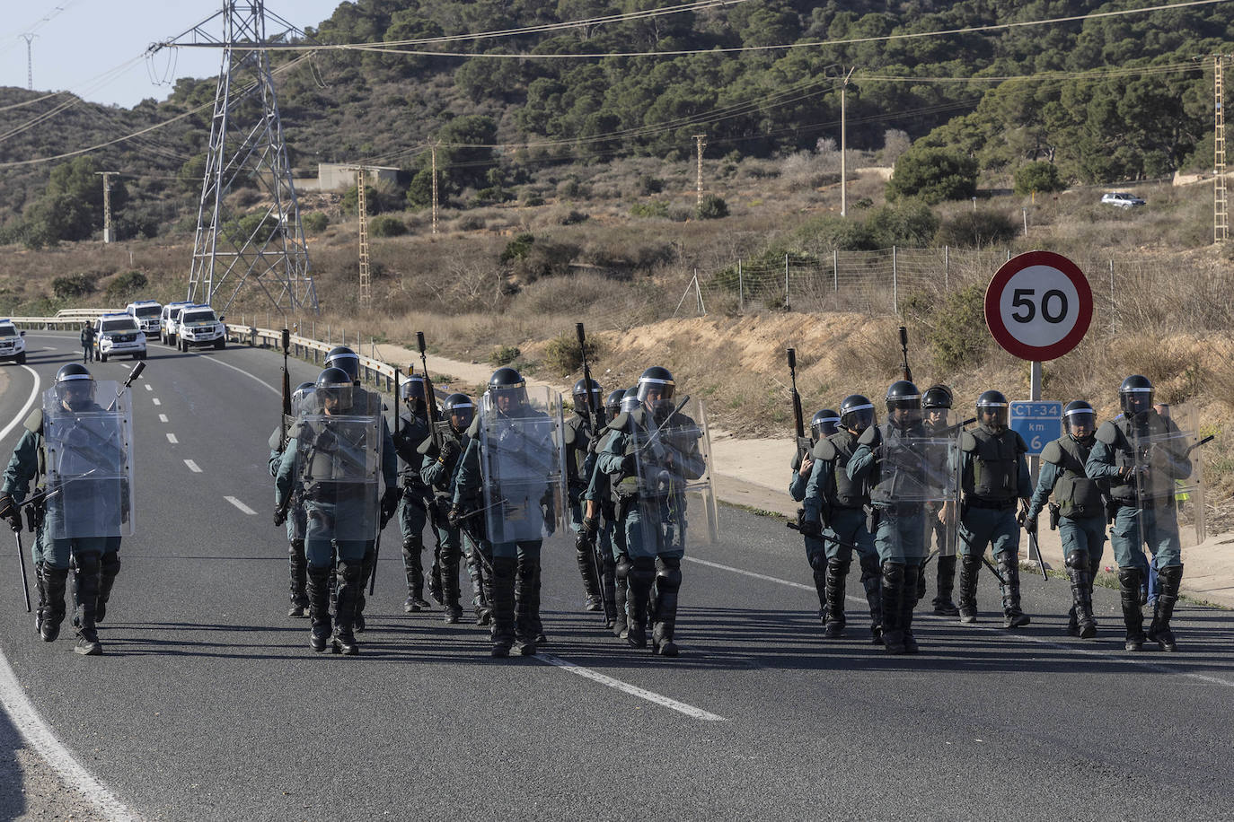 La protesta de agricultores en Cartagena, en imágenes