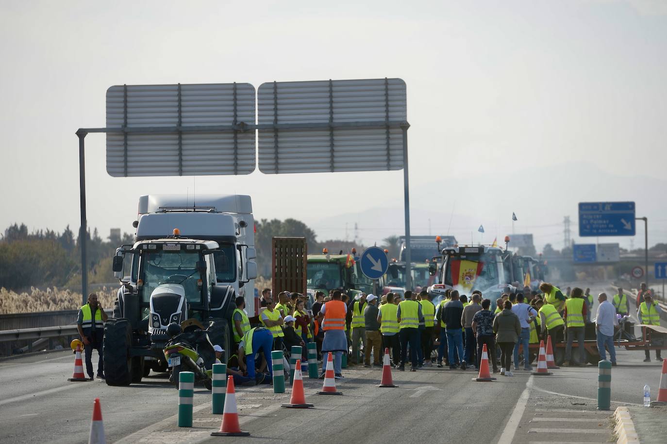 Segunda jornada de protesta de tractores en Murcia, en imágenes