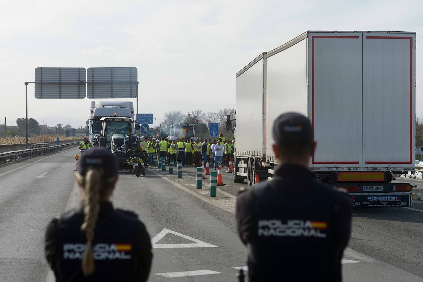 Segunda jornada de protesta de tractores en Murcia, en imágenes