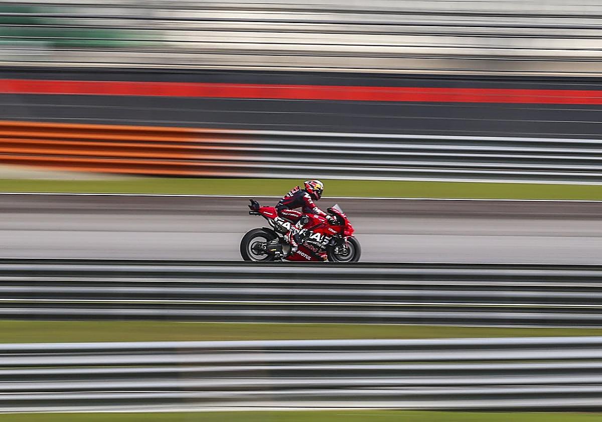 Pedro Acosta, rodando ayer en el circuito de Sepang (Malasia).