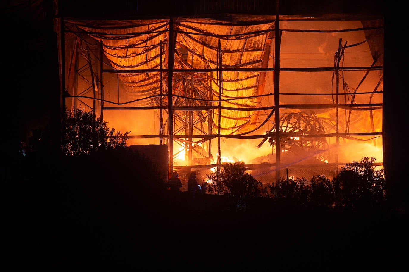 Imágenes del incendio de la empresa especias Sabater en Cabezo de Torres