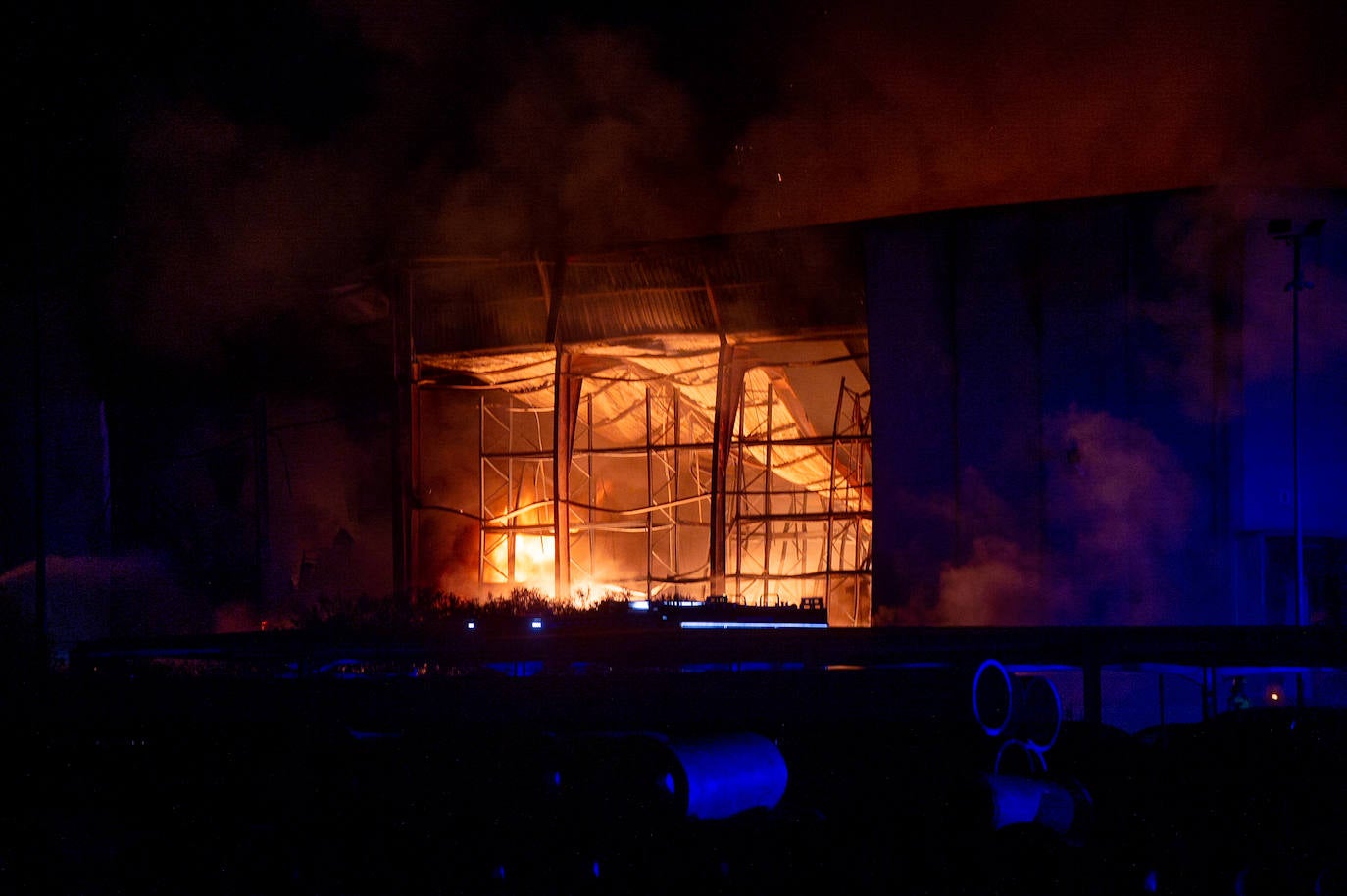 Imágenes del incendio de la empresa especias Sabater en Cabezo de Torres