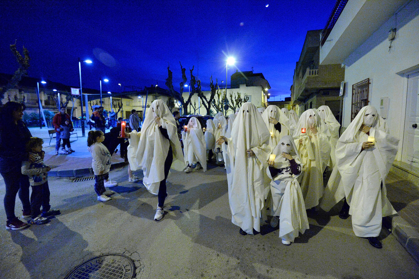 La Suelta de las Almas en Pena de Llano de Brujas, en imágenes