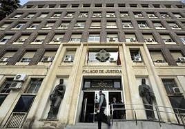 Fachada del Palacio de Justicia de Murcia, en imagen de archivo.