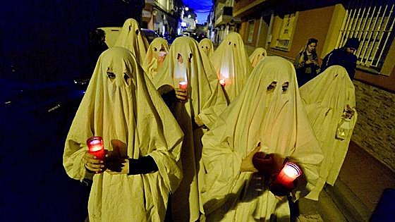 Las almas en pena deambulan por la huerta de Murcia en «un pasacalles único»