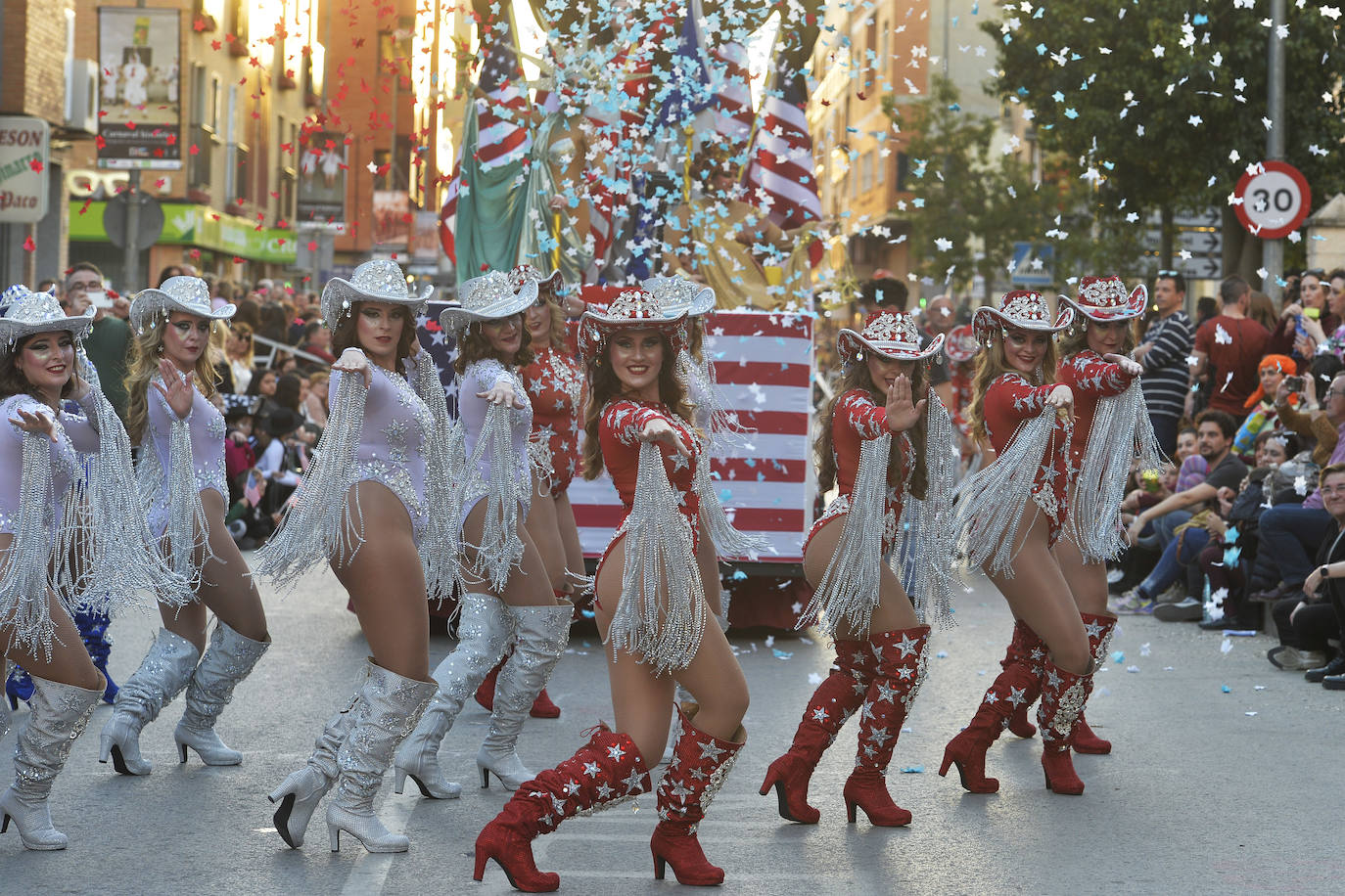 Gran desfile de Martes de Carnaval en Cabezo de Torres, en imágenes