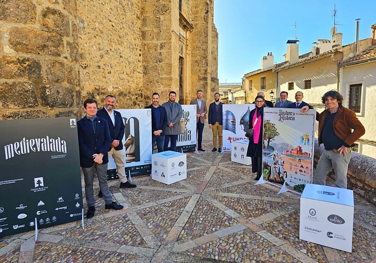 Presentación de los eventos festeros en Caravaca, ayer, con el alcalde y el director del Itrem, en el centro.
