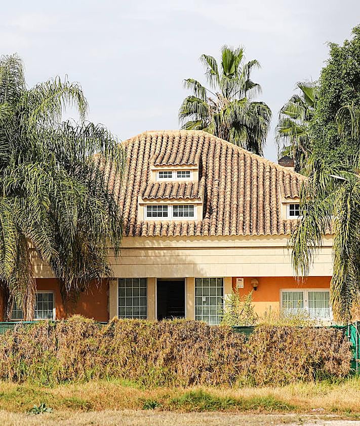 Imagen secundaria 2 - La Policía incauta 630 plantas y 21 kilos de cogollos de marihuana en un chalé de Puente Tocinos