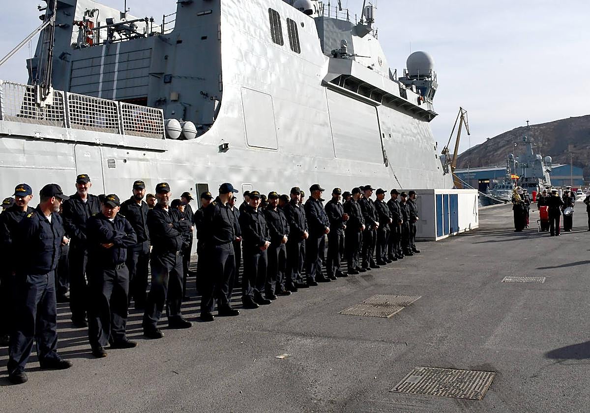 Imagen principal - El &#039;Furor&#039; dará seguridad a la navegación en África durante cuatro meses