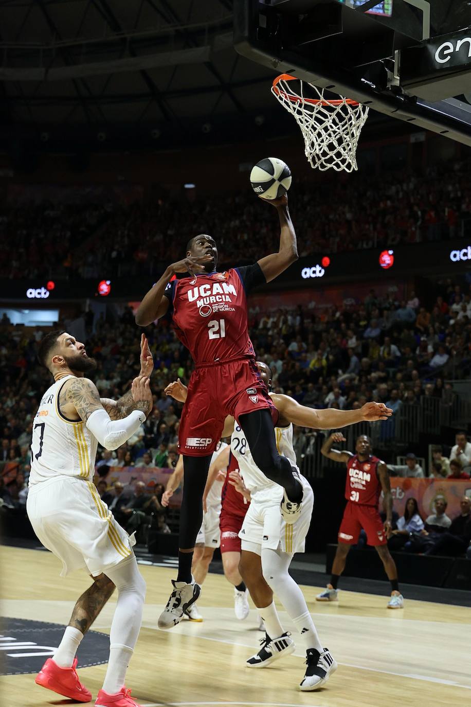 El partido Real Madrid - UCAM, en imágenes