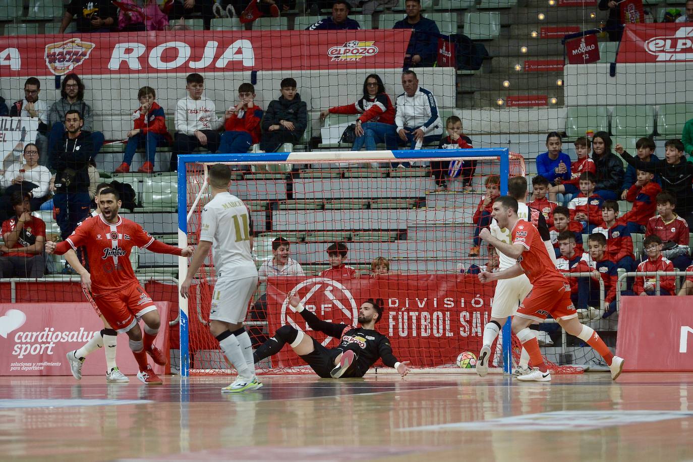 Las imágenes del derbi ElPozo-Jimbee (2-3)
