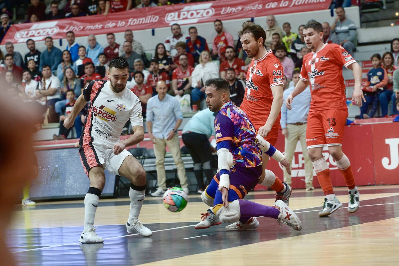 Las imágenes del derbi ElPozo-Jimbee (2-3)