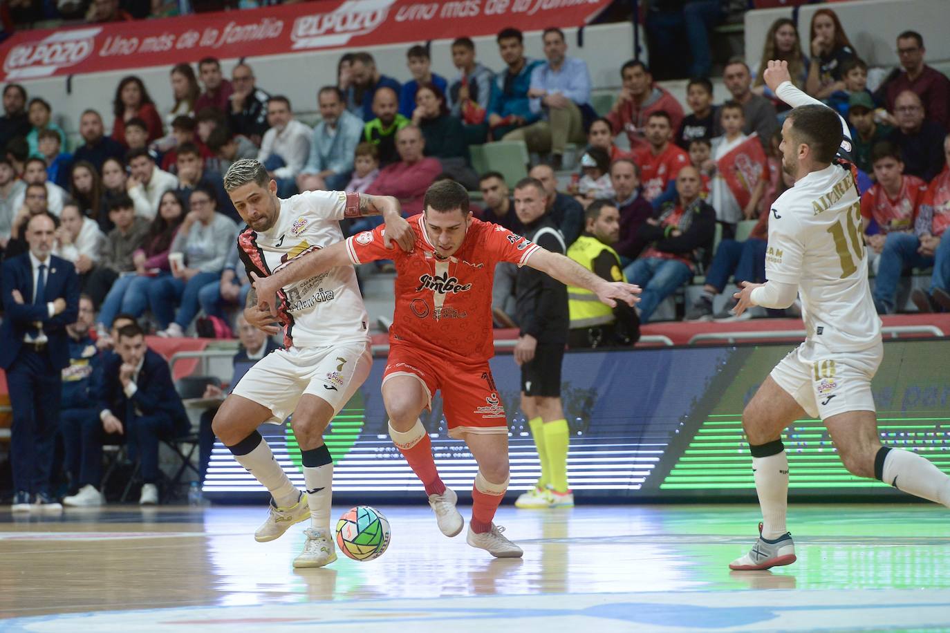 Las imágenes del derbi ElPozo-Jimbee (2-3)