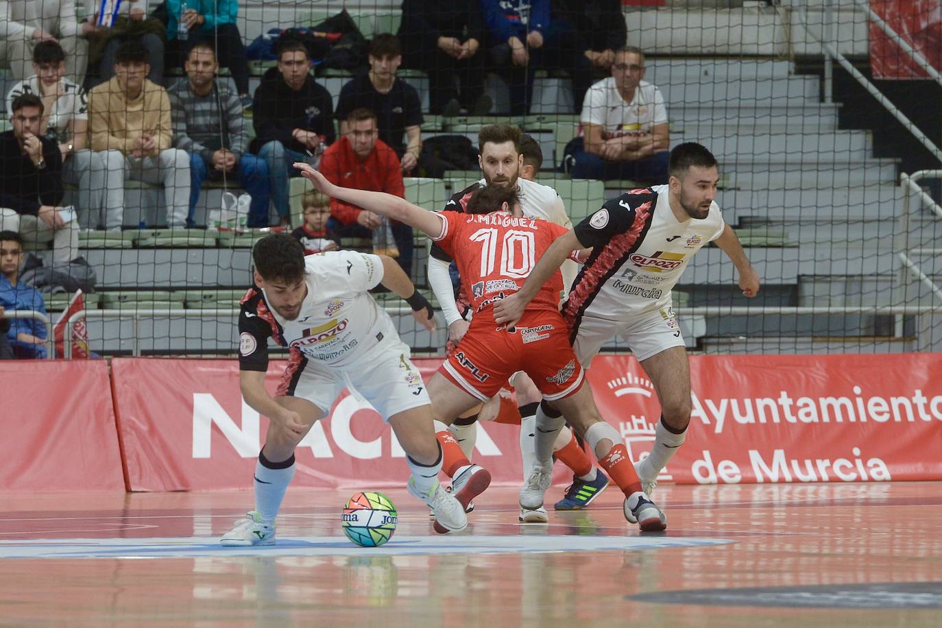 Las imágenes del derbi ElPozo-Jimbee (2-3)