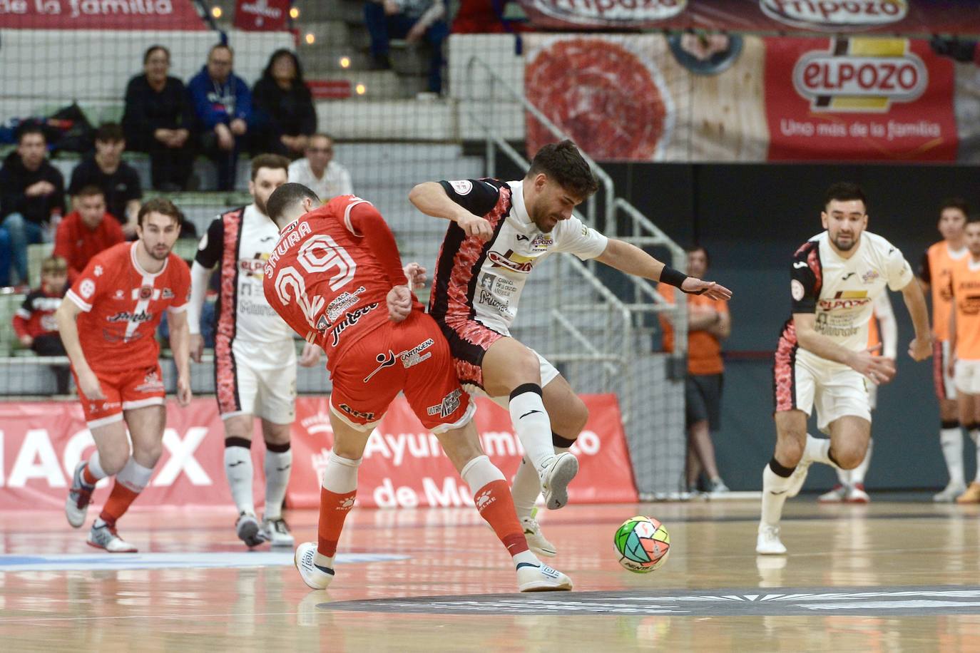 Las imágenes del derbi ElPozo-Jimbee (2-3)