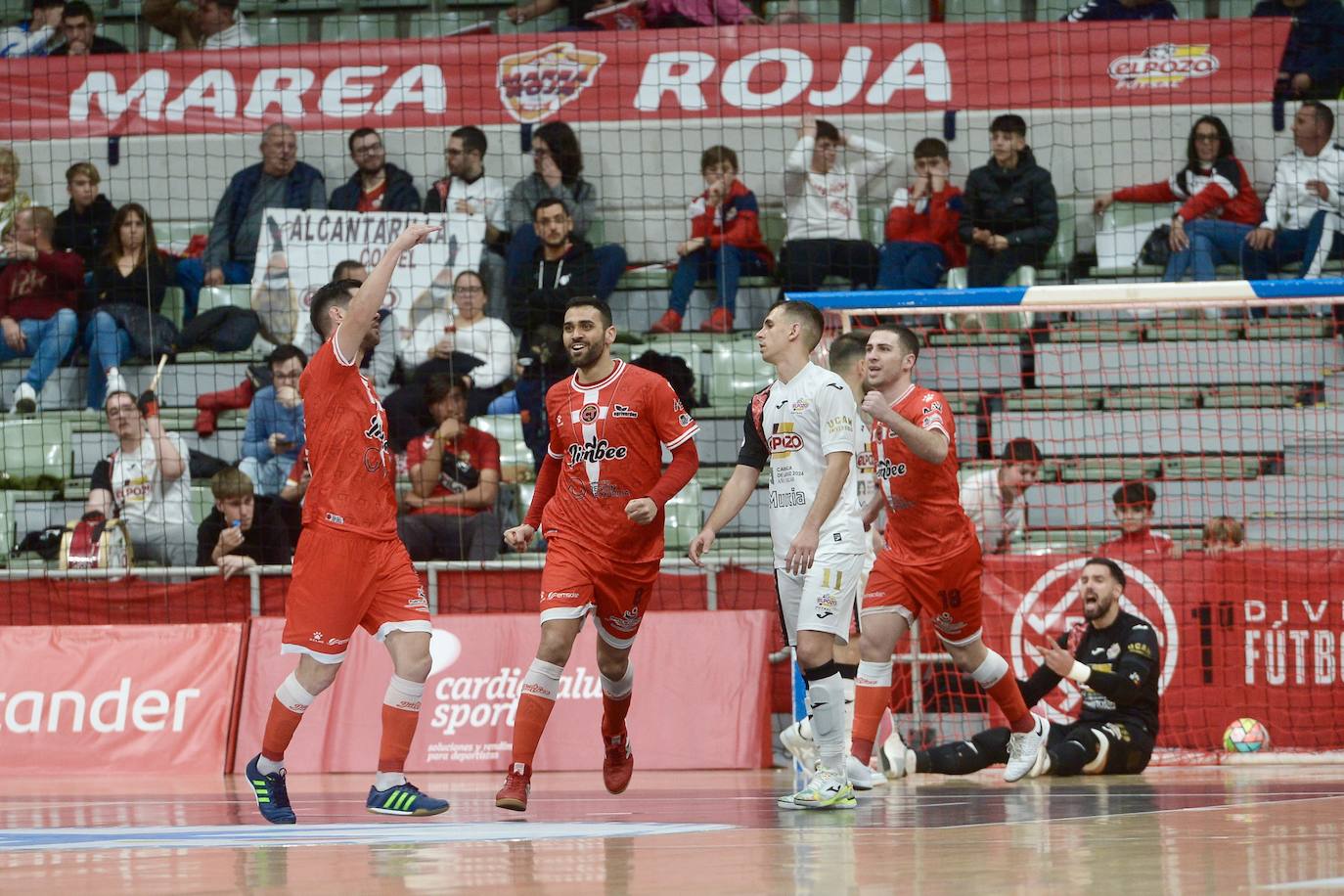 Las imágenes del derbi ElPozo-Jimbee (2-3)