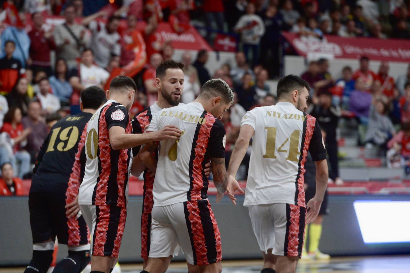 Las imágenes del derbi ElPozo-Jimbee (2-3)