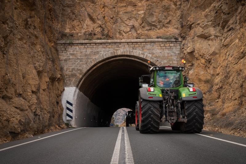 La tractorada de los organizaciones agrarias por la Vega Baja no logra cortar la A-7