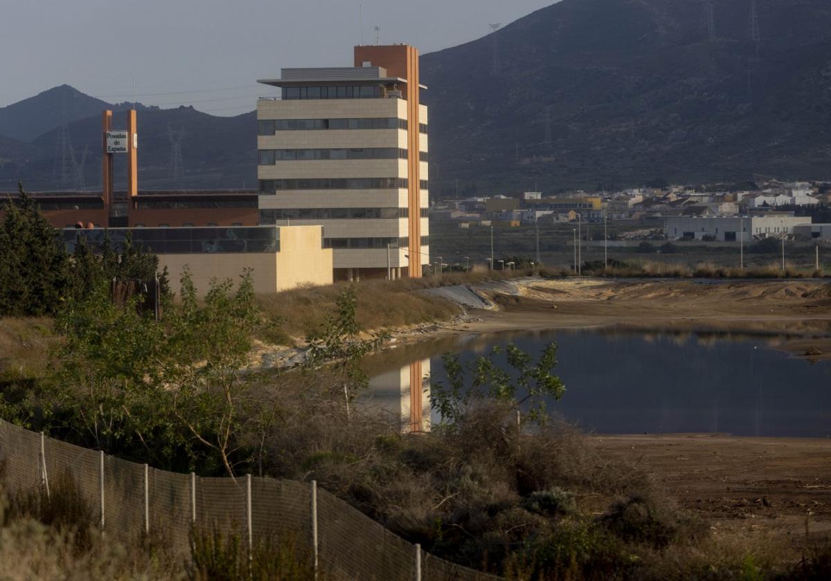 Balsas contaminadas en las proximidades del Polígono Cabezo Beaza.