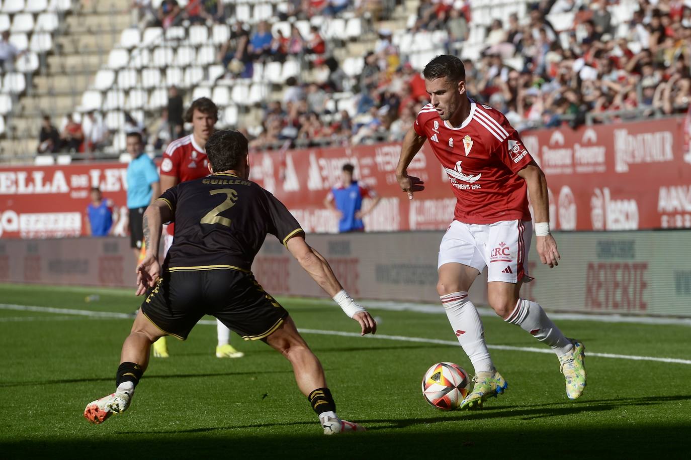 La derrota del Real Murcia frente al Intercity, en imágenes