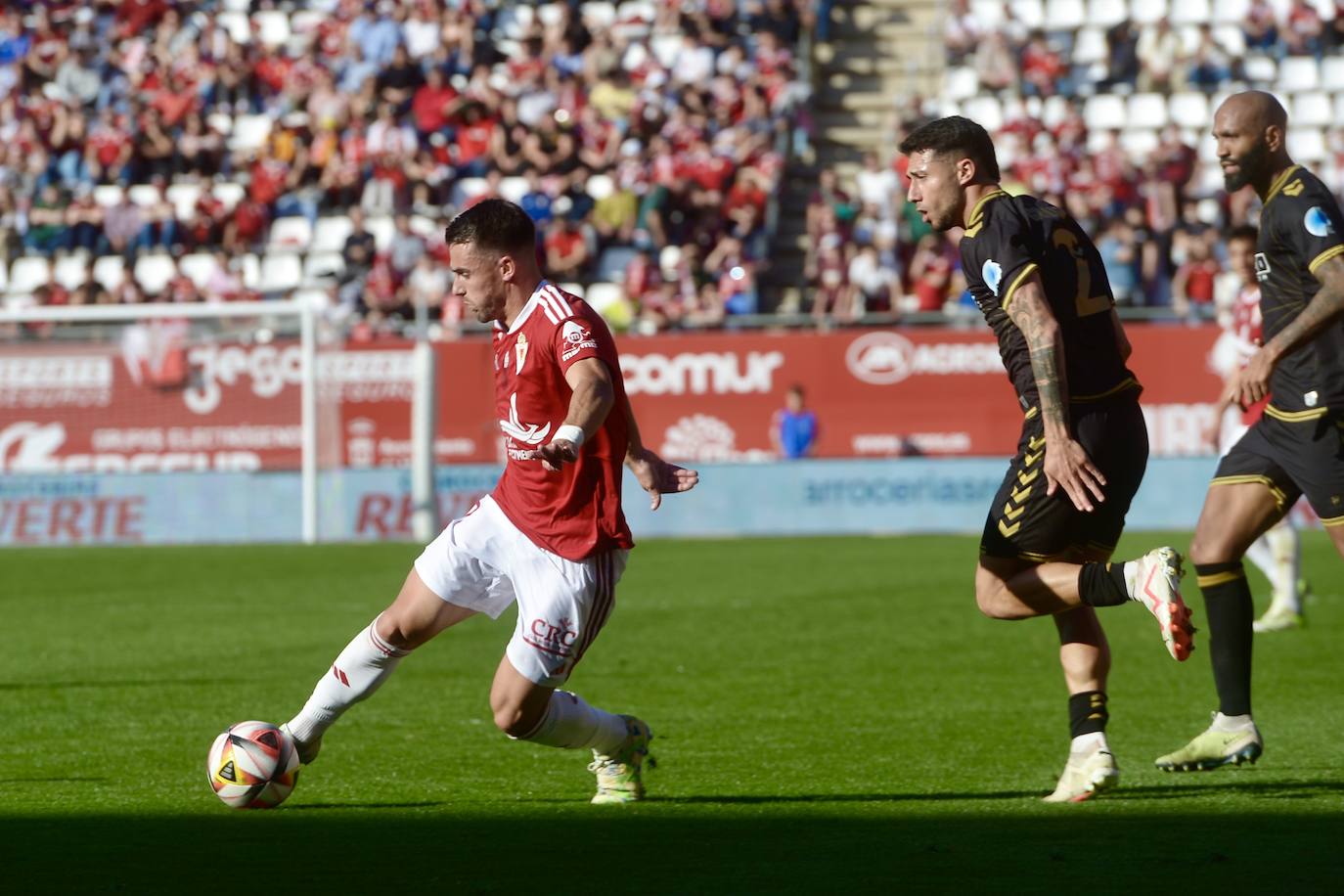 La derrota del Real Murcia frente al Intercity, en imágenes