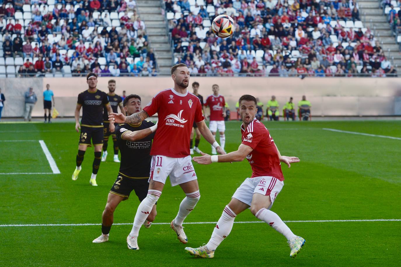 La derrota del Real Murcia frente al Intercity, en imágenes