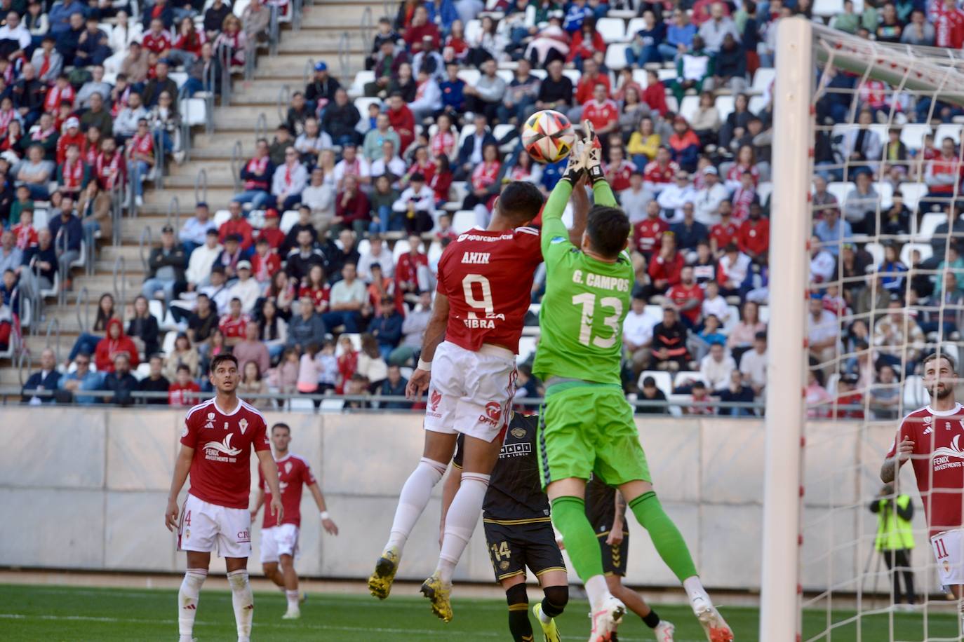 La derrota del Real Murcia frente al Intercity, en imágenes