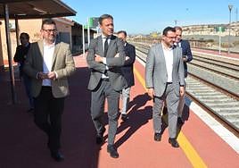 Ortuño en su visita a la estación de Cieza este martes.