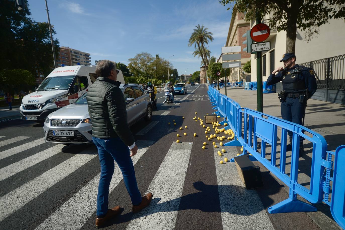 Las protestas de los agricultores llegan a Murcia el 21-F, en imágenes