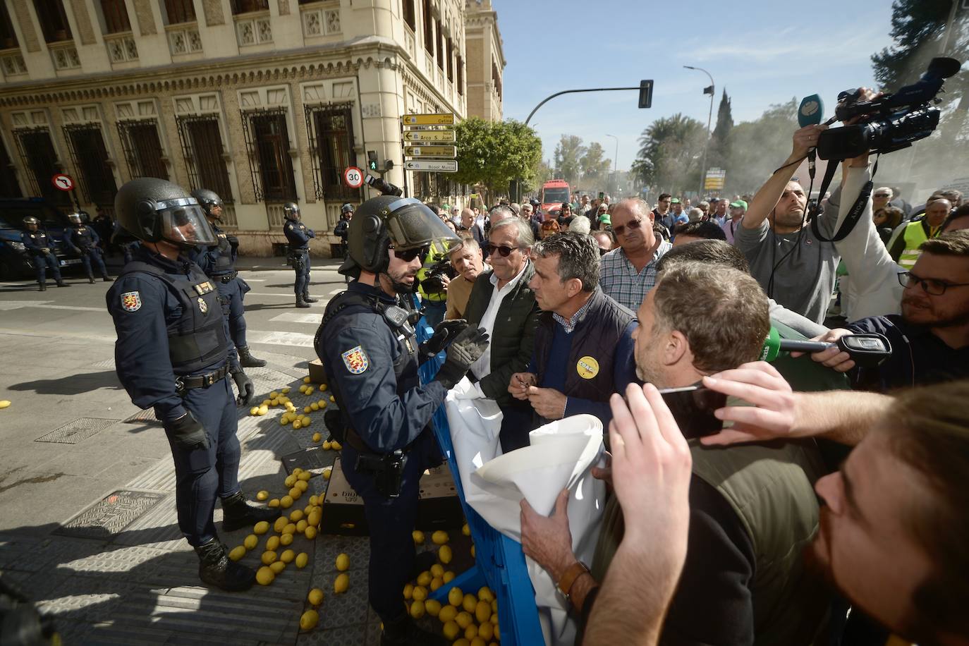 Las protestas de los agricultores llegan a Murcia el 21-F, en imágenes