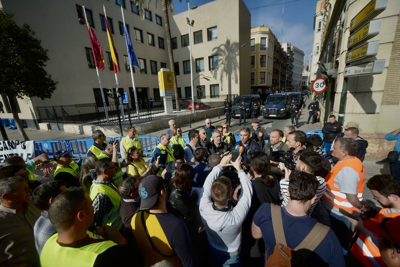 Las protestas de los agricultores llegan a Murcia el 21-F, en imágenes