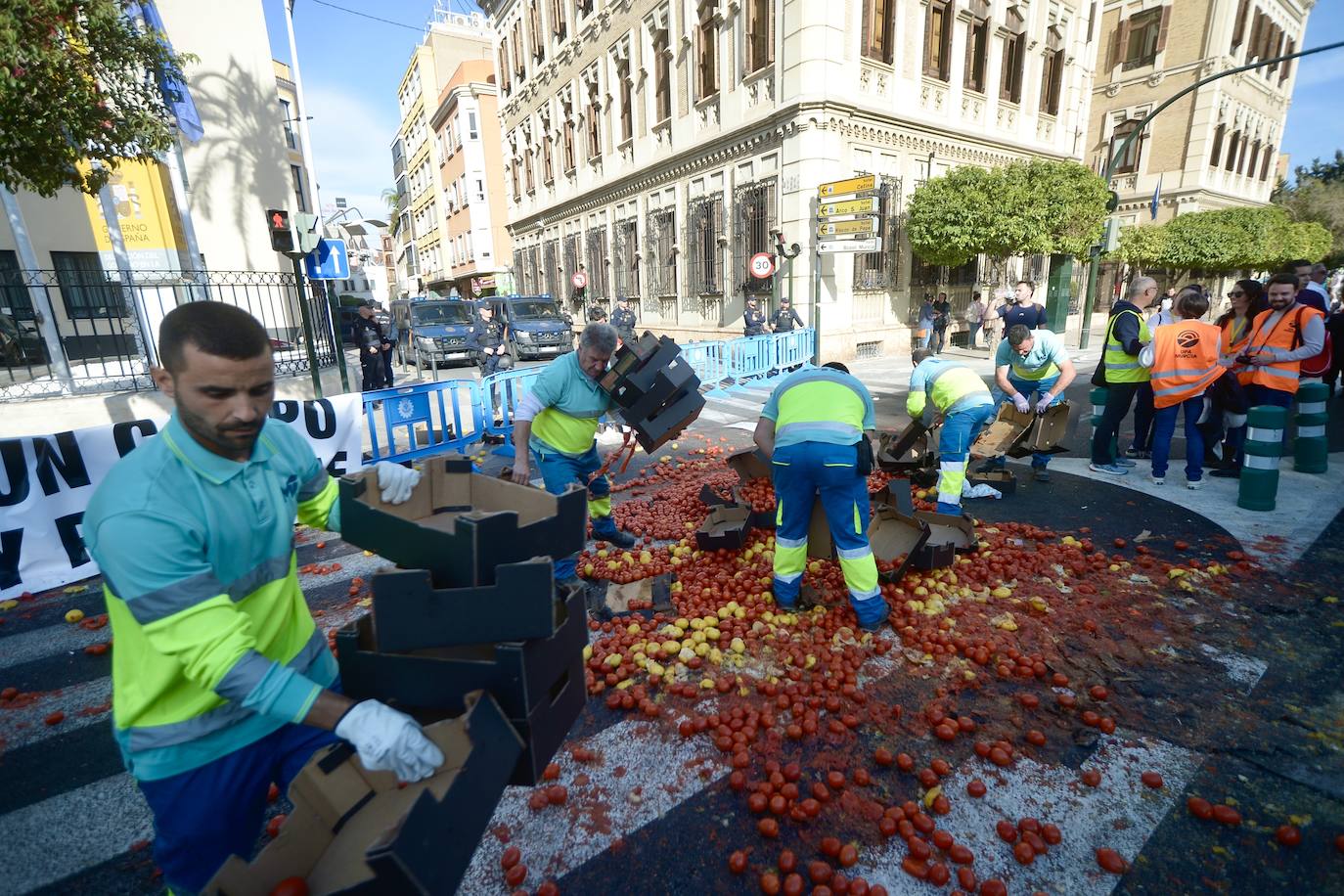 Las protestas de los agricultores llegan a Murcia el 21-F, en imágenes