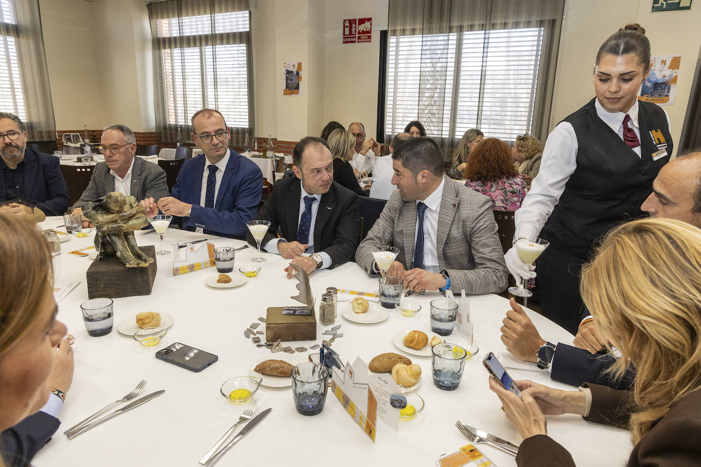 Las imágenes de la jornada de acogida a empresas colaboradoras y proveedores del CIFP de Hostelería y Turismo de Cartagena