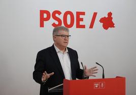 El secretario de los socialistas murcianos, José Vélez.