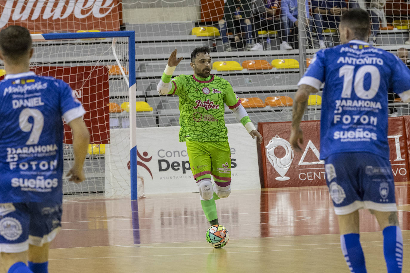 Las imágenes del Jimbee-Manzanares (1-1)