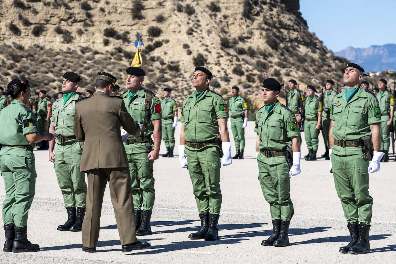 El acto para conmemorar los 70 años de la creación de las fuerzas paracaidistas, en imágenes