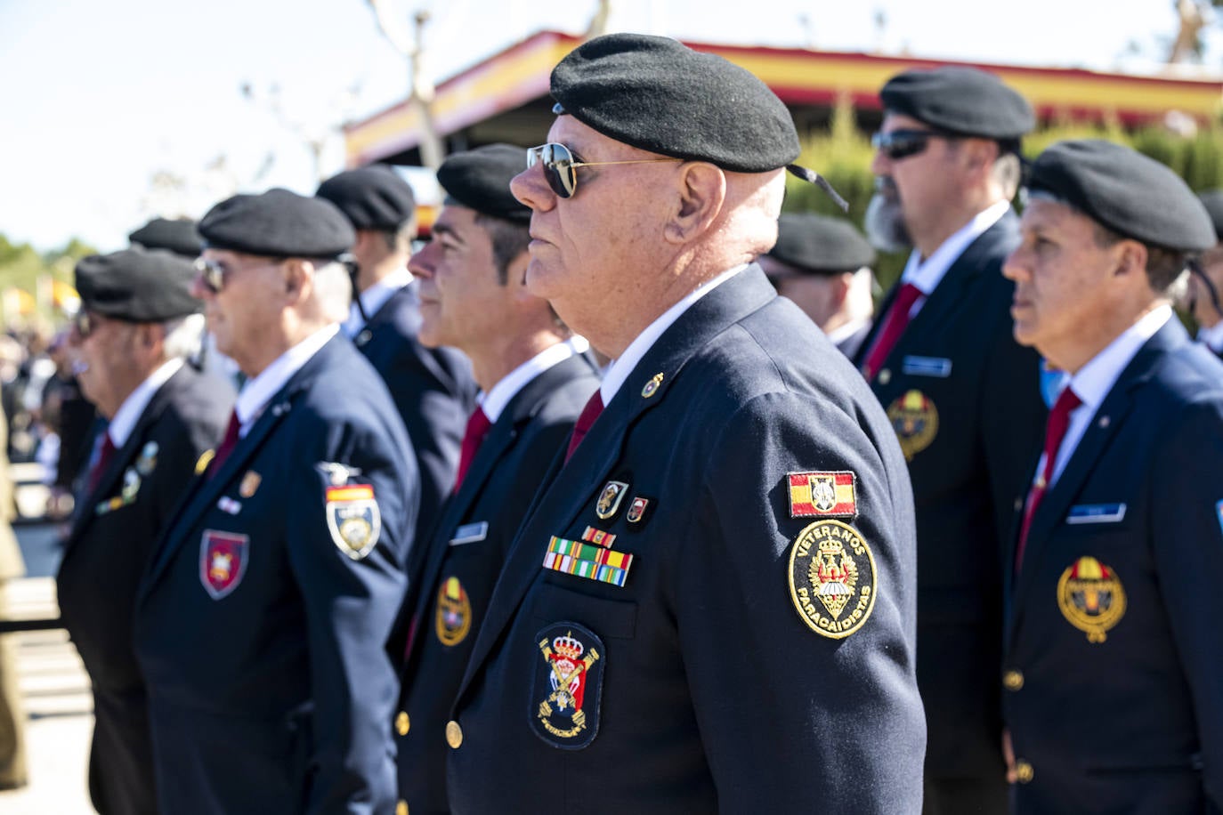 El acto para conmemorar los 70 años de la creación de las fuerzas paracaidistas, en imágenes