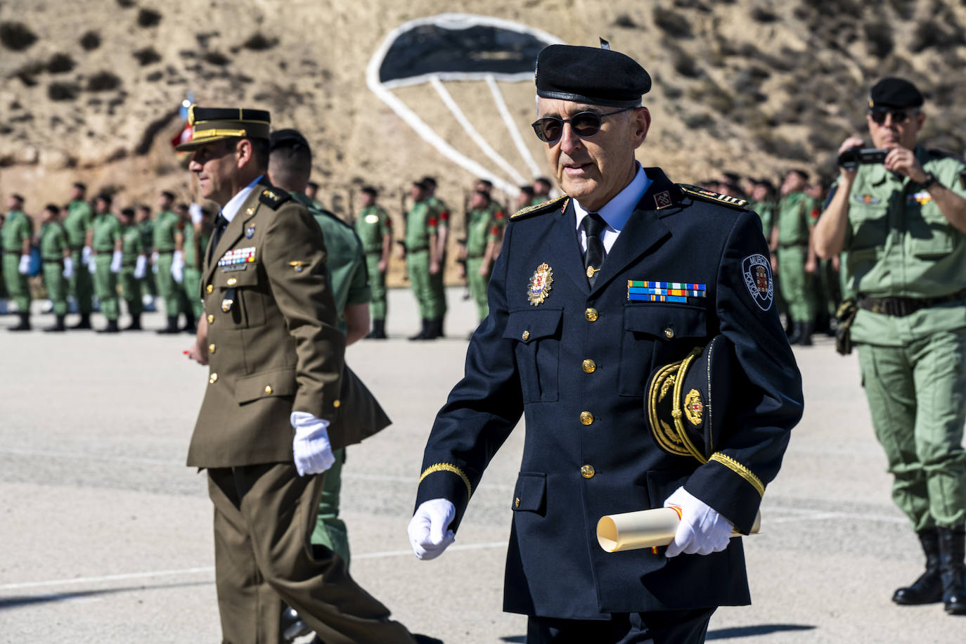 El acto para conmemorar los 70 años de la creación de las fuerzas paracaidistas, en imágenes