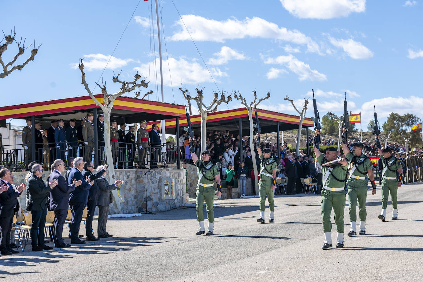 El acto para conmemorar los 70 años de la creación de las fuerzas paracaidistas, en imágenes