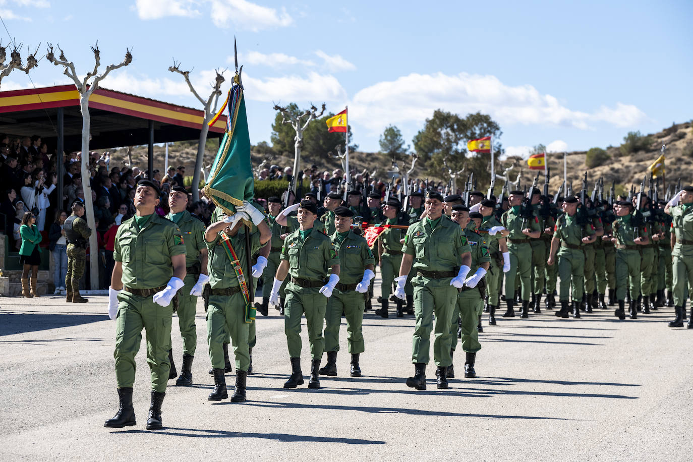 El acto para conmemorar los 70 años de la creación de las fuerzas paracaidistas, en imágenes