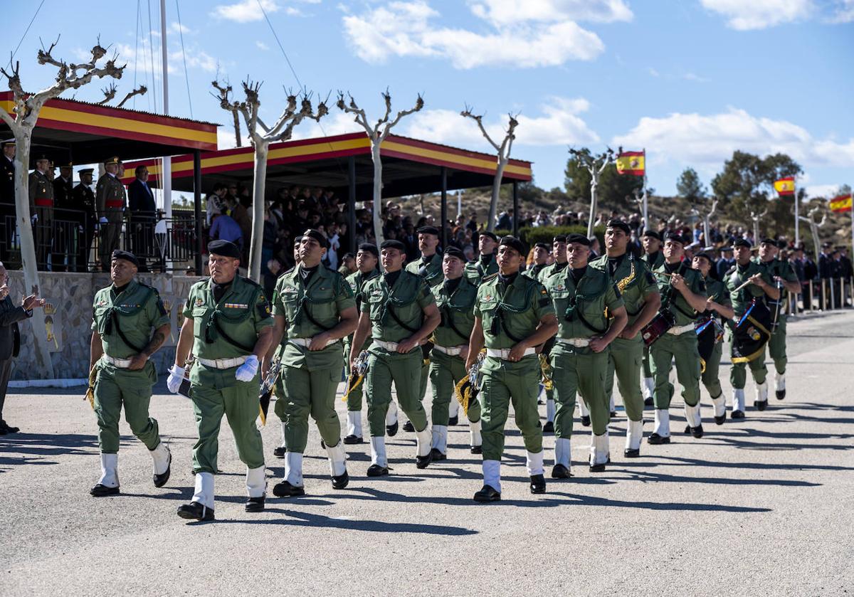 El acto para conmemorar los 70 años de la creación de las fuerzas paracaidistas, en imágenes