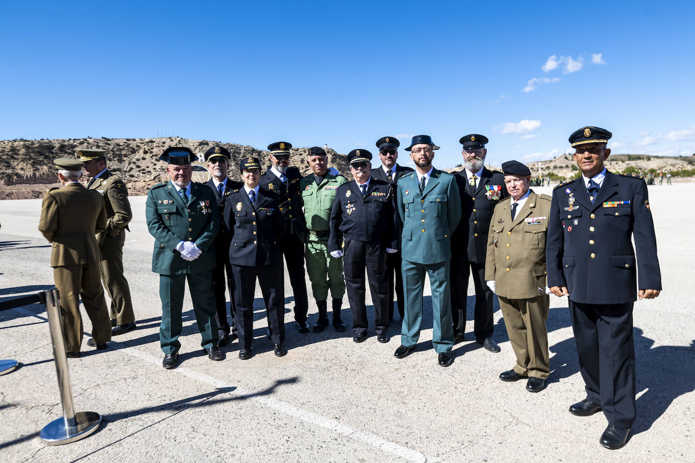 El acto para conmemorar los 70 años de la creación de las fuerzas paracaidistas, en imágenes