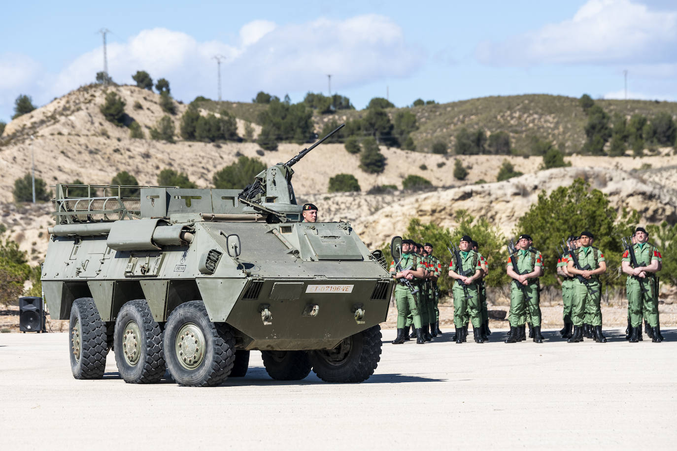 El acto para conmemorar los 70 años de la creación de las fuerzas paracaidistas, en imágenes
