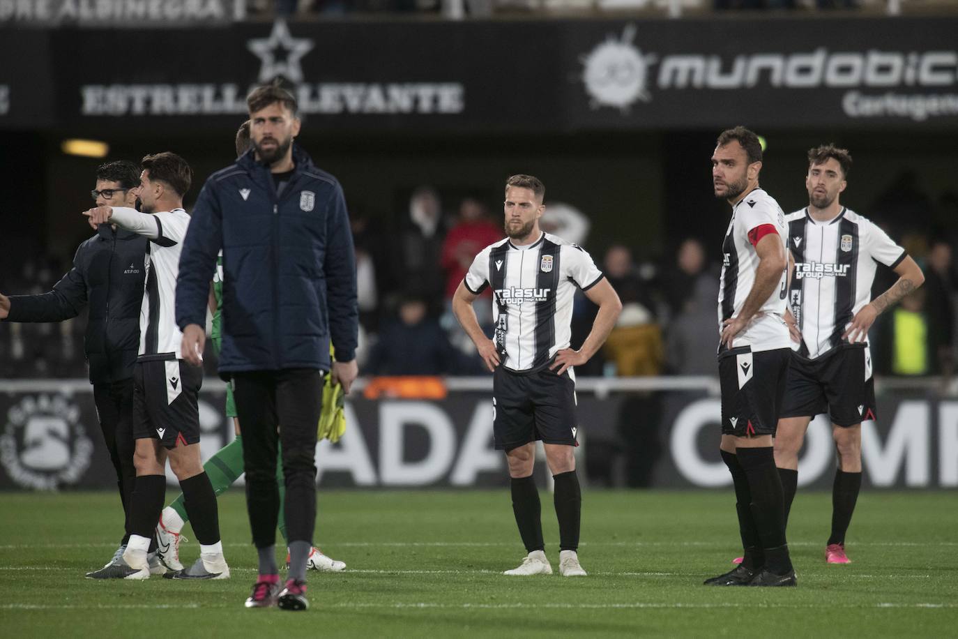 La derrota del Cartagena frente al Elche, en imágenes